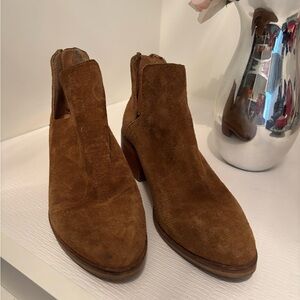 Steve Madden Brown Suede Ankle Boots- size 6.5M